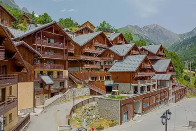 Image de Wifi, 300m du centre station, remise en forme, piscine, sauna, hammam, parking, télévision, 56m²