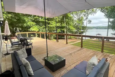 Image de Lake Sinclair Shore, 10 Guests, 5 beds, Smart Home!