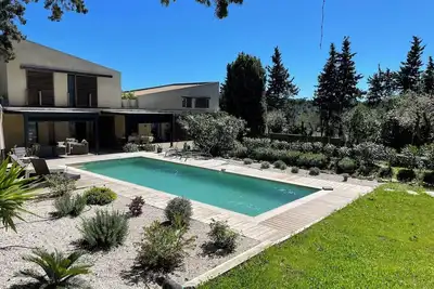 Image de JdV Holidays Villa Basilic, large pool, A\/C and short walk to charming old town
