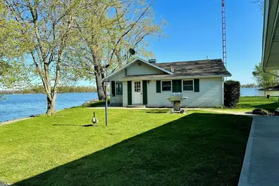 Image de Lake House Cottage w\/ Breathtaking Views!