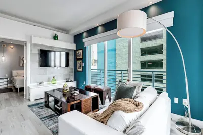 Image de Extraordinary Loft 2br Apartment 5 people.