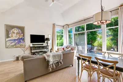Image de Farmhouse Cottage on the Valley Floor