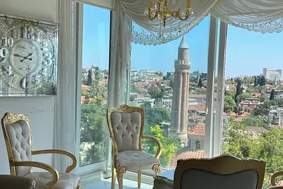 Antalya’nın en güzel manzaralı  ultralüks dairesinde konaklamak ister misiniz?