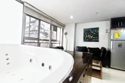Image de Parque LLeras 2-bedroom Apartment with 4 Person Jacuzzi WiFi, A/c, Guest Allowed