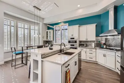 Image de Top Location 3br, Den, Pool, Golf Nearby, Dog Ok