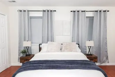 Image de 1Bed 1Bath Apt near Ewr, Parking 18' from Penn St.
