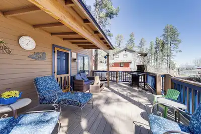 Image de Nearby Hiking: Pet-Friendly Cabin in Mormon Lake