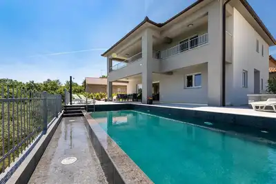 Villa Petra with heated pool and Seaview