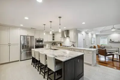 Image de Tch - 5br\/3. 5ba Home in Coppell - B