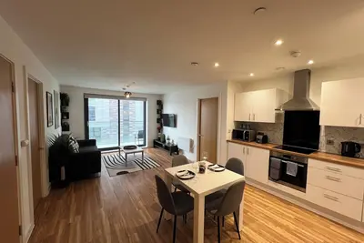 Image de 2-bed waterside retreat with gym in the heart of Manchester!