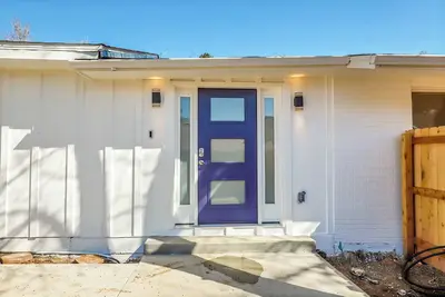 Image de Beautiful Central location in Arvada. Close to downtown & parks! Parking for Rv!