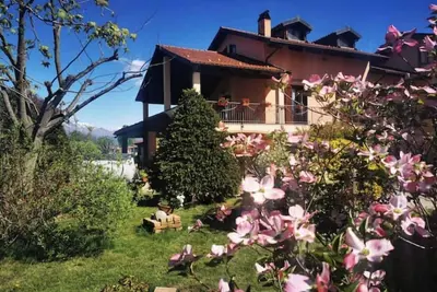 Image de Le jardin du rouge-gorge détendez-vous à la campagne avec animal de compagnie