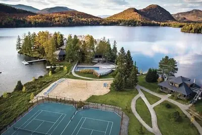 Image de ⛷️ 7 km des pentes de ski du Mont-Tremblant, spa privé/ foyer/1km lac Supérieur