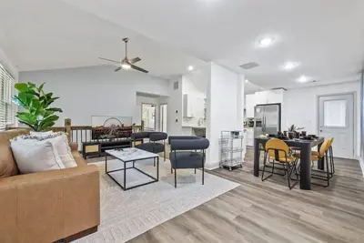 Image de New The Suite Escape -Modern Living in Metro Atl\n\n