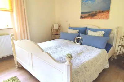 Image de Location-Famille-Salle de bain privée séparée-Vue sur Jardin-Alle Mann an Bord