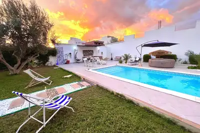 Image de Villa moderne piscine jacuzzi grand jardin, proche plage