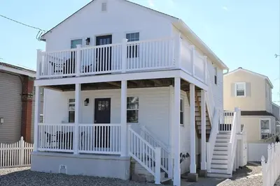 Image de Adorable 3 bedroom duplex in quiet south end 2nd floor