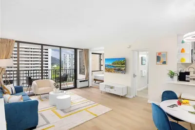Image de Skyline condo w/ lanai & sauna access