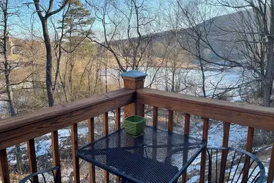 Image de Cozy Ski Chalet at Whitetail Resort. . . . right next to the slopes!