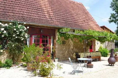Image de Petite maison \"Gite Soleil\" avec piscine partagée, terrasse privée et Wi-Fi