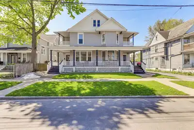 Image de New York Vacation Rental ~ 1 Mi to Niagara Falls!