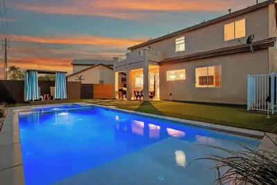 Image de Charming 4br Home: Game Room Galore w/ Pool&HotTub