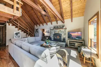Image de Monthly Lease - Evergreen By Tahoe Getaways  - Hot Tub, Pet Friendly!