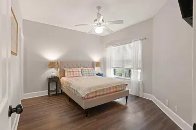 Image de Coastal Retreat, Mid Island, 10 minutes to beaches
