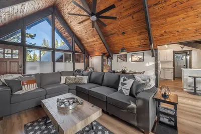 Image de Tahoe Donner Oasis - On the Golf Course!
