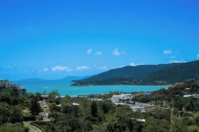 Image de Modern 4 Bedroom Seaview Home in the Heart of Airlie Beach