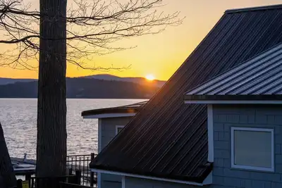 Image de Cozy Cottage on Lake Champlain with Incredible Views and Outdoor Space!