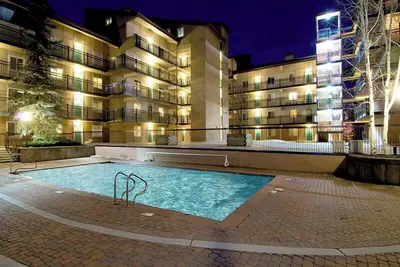 Image de Ski Condo, Short Walk to Lionshead Slopes and Shops. Hot Tubs and Mountain Views