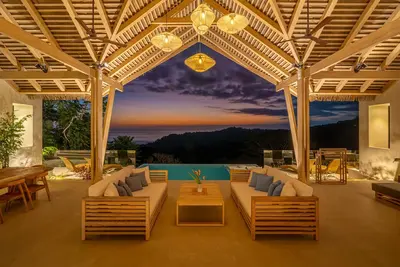 Image de Luxury Jungle Haven ~ Ocean View ~ Infinity Pool!