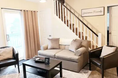 Image de Stylish & Spacious 2 Bed\/2 Bath Condo Chalet in the Blue Mountains. Pet Friendly