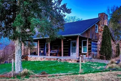 Image de Cozy Cabin settled in the Foothills of the Cumberland Plateau. Hike, Kayak, fish