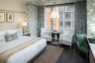 Image de Elegant Accommodation with Balcony, Kitchen and Gas Fireplace!