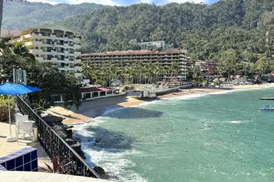 Image de Experience the Tranquil Beauty of Mismaloya from Our Oceanfront Condo\n