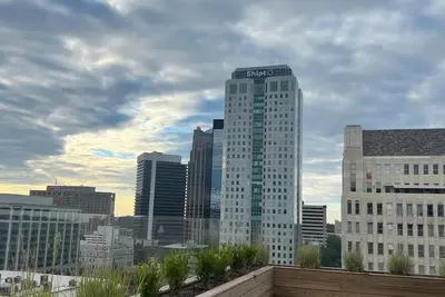 Image de Luxury condo in the heart of the city!