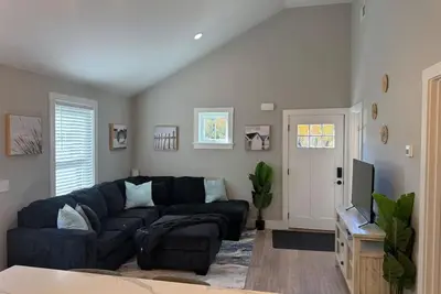 Image de Brand New Cozy Coastal Cottage