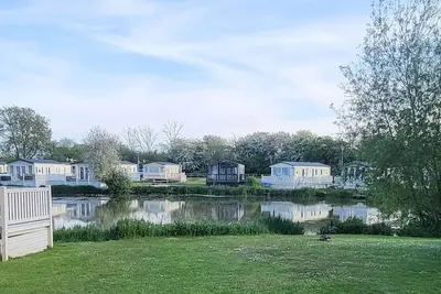Image de Reeds View, situated on the edge of Mallard Lake