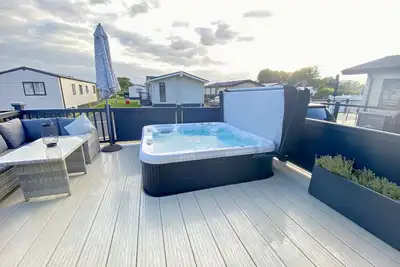 Image de Burford Hot Tub Holiday Home