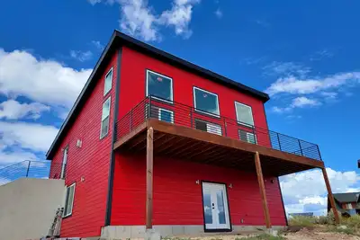 Image de Red Barn @ Bear Lake - Luxury & Spacious Vacation Retreat & Ideal Beach Access