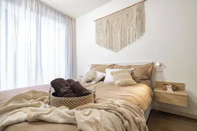 Image de Neu Eingerichtetes Apartment mit Pool, Fitnessstudio und Sauna, Nähe Bardolino