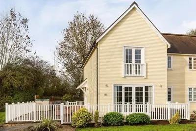 Image de Bourten House on Windrush Lake