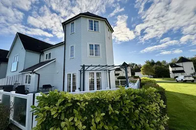 Image de Somerford House on Windrush Lake