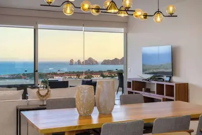 Image de Ocean View | Pool, Gym & 3-min Walk to Costco