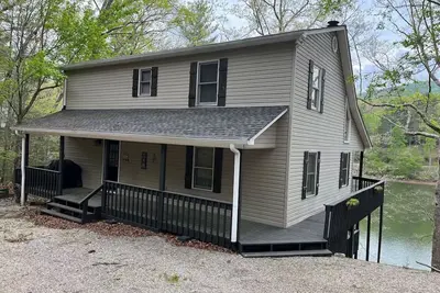 Image de Life at the Lake House! -On Nottley Lake