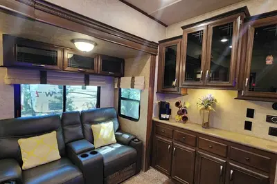 Image de Cozy two bedroom and two full bath w/golf cart