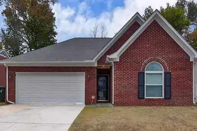 Image de Family Home in Madison, Long-Term Stays Welcome!