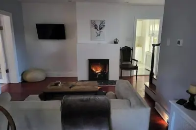Image de Mainline Retreat with view 3 bdrm private home